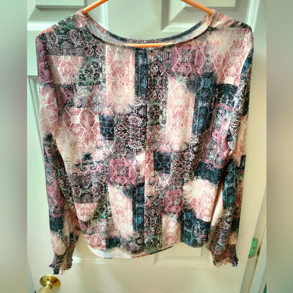 Blouses - Picture 2 of 3